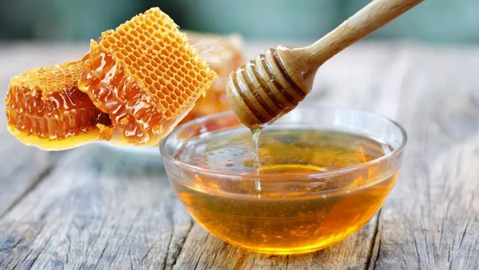 Chia sẻ kinh nghiệm dưỡng tóc thành công với mật ong