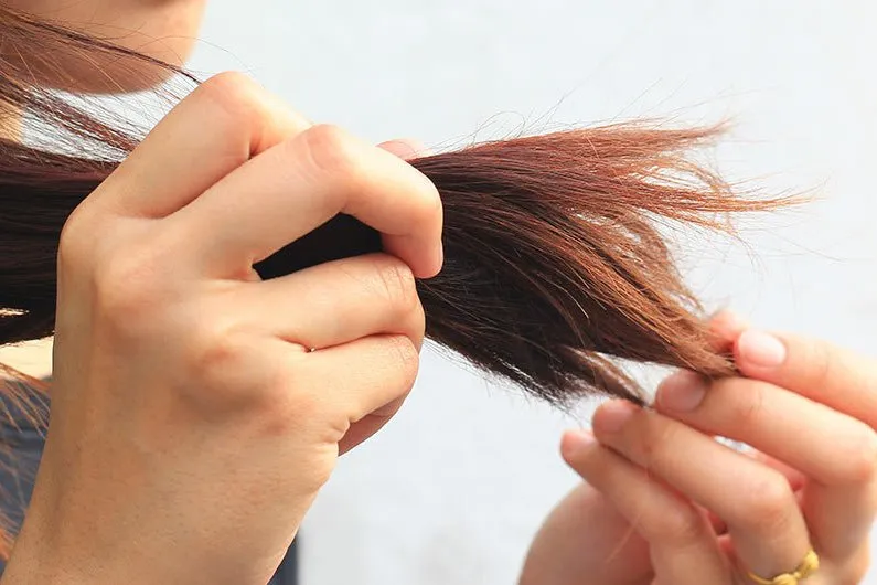 Nhận biết những dấu hiệu tóc hư tổn sau hóa chất