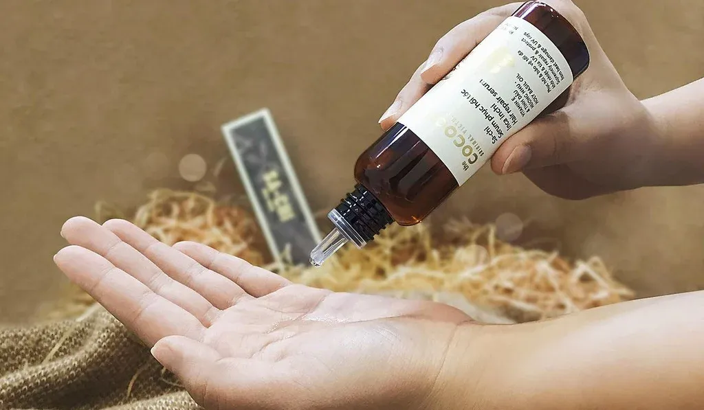 Sản phẩm chăm sóc tóc thiên nhiên là gì?