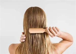Cách gội đầu không làm khô tóc